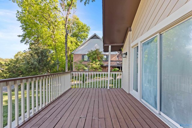 7705 Oakridge Drive SE, Huntsville, AL 35802