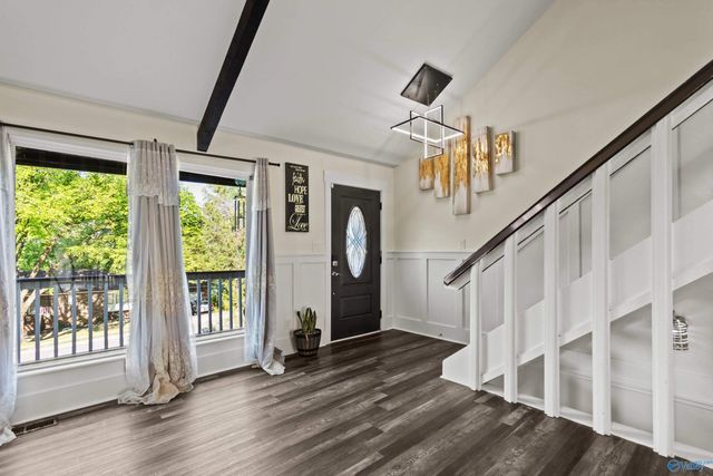 7705 Oakridge Drive SE, Huntsville, AL 35802