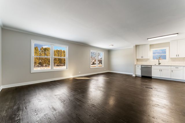 1680 Nautilus Lane, Hanover Park, IL 60133