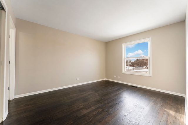 1680 Nautilus Lane, Hanover Park, IL 60133