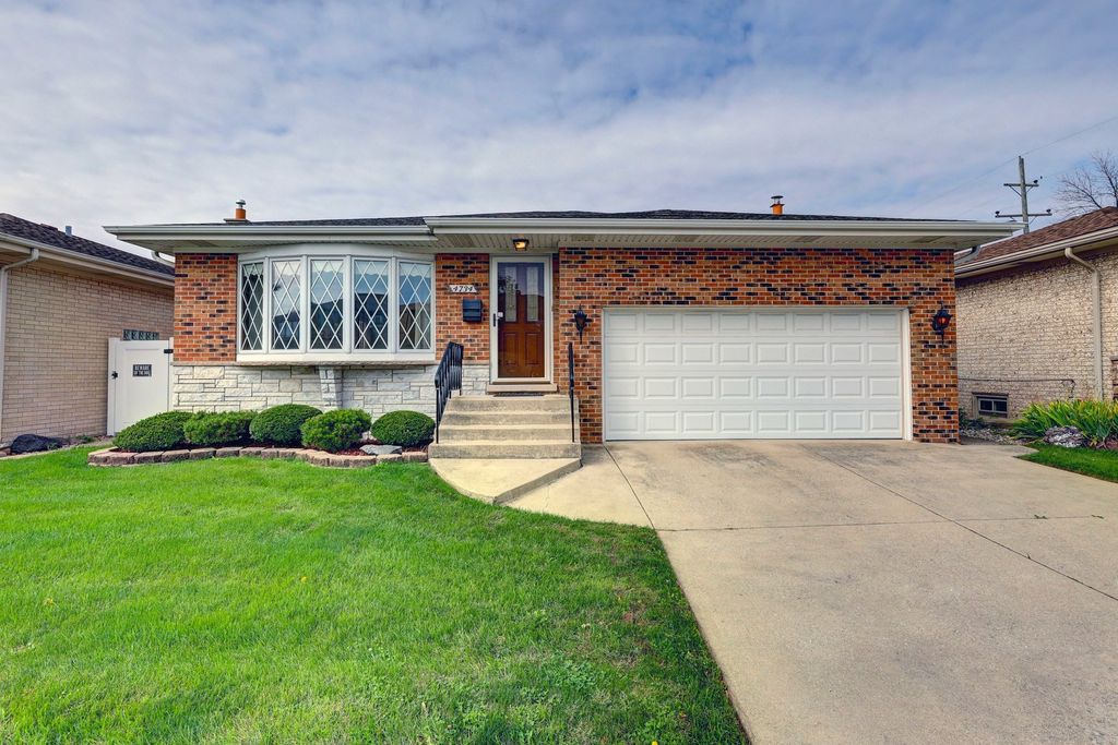 4734 N maria Court, Chicago, IL 60656 — exterior