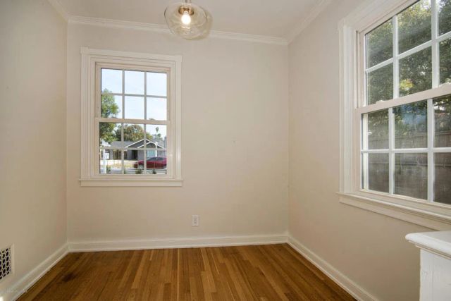 1087 S Los Robles Avenue, Pasadena, CA 91106