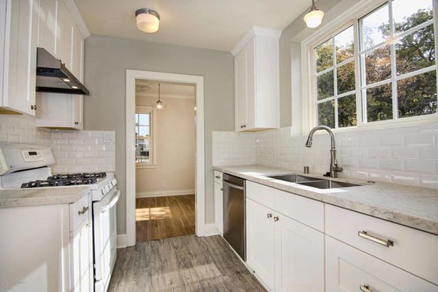 1087 S Los Robles Avenue, Pasadena, CA 91106