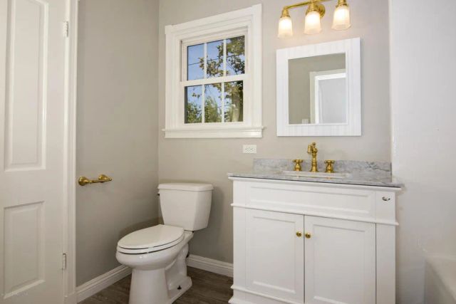 1087 S Los Robles Avenue, Pasadena, CA 91106