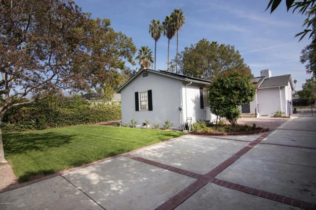 1087 S Los Robles Avenue, Pasadena, CA 91106