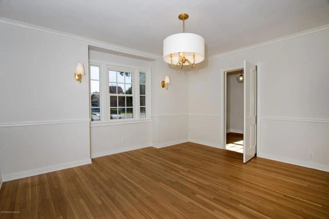 1087 S Los Robles Avenue, Pasadena, CA 91106