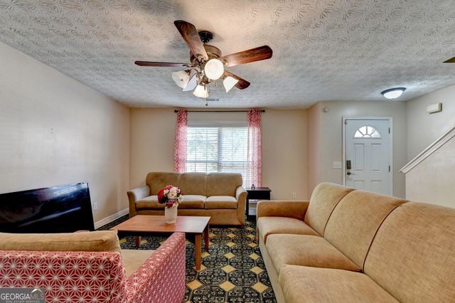 735 Castlebrooke Way, Lawrenceville, GA 30045