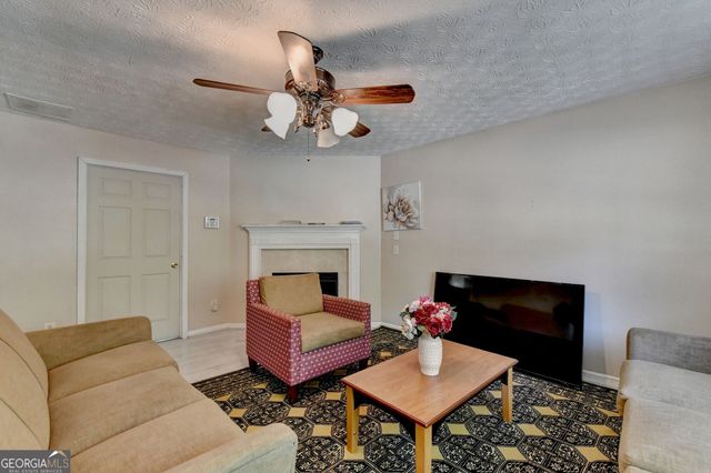 735 Castlebrooke Way, Lawrenceville, GA 30045