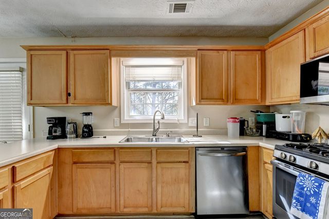 735 Castlebrooke Way, Lawrenceville, GA 30045