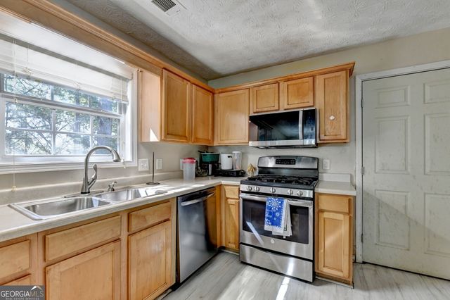 735 Castlebrooke Way, Lawrenceville, GA 30045