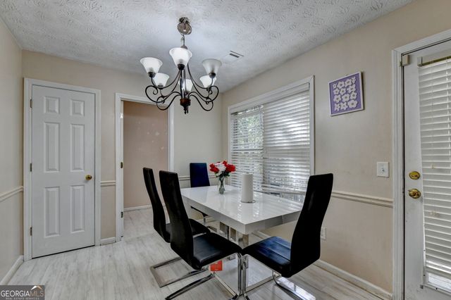 735 Castlebrooke Way, Lawrenceville, GA 30045