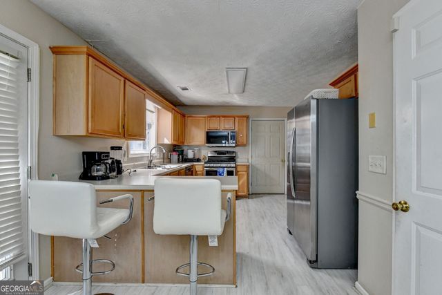 735 Castlebrooke Way, Lawrenceville, GA 30045