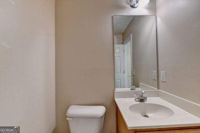 735 Castlebrooke Way, Lawrenceville, GA 30045
