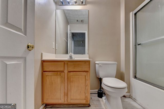 735 Castlebrooke Way, Lawrenceville, GA 30045