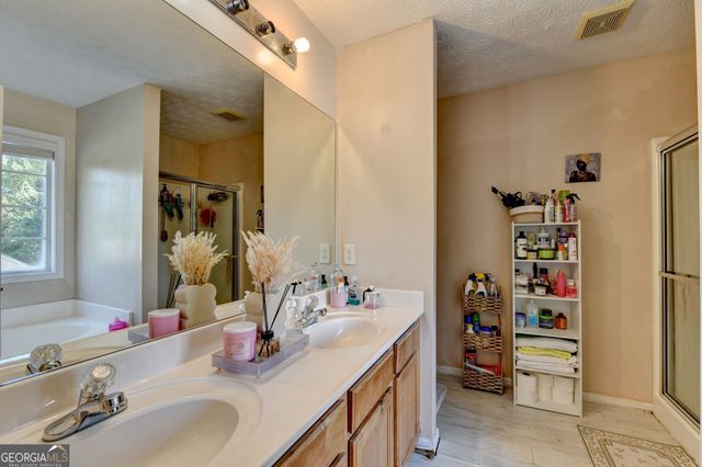 735 Castlebrooke Way, Lawrenceville, GA 30045
