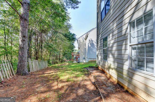 735 Castlebrooke Way, Lawrenceville, GA 30045