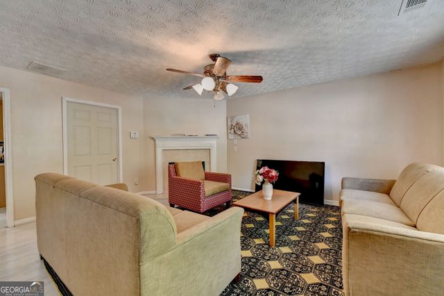 735 Castlebrooke Way, Lawrenceville, GA 30045