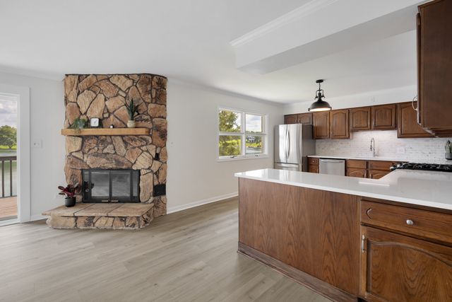 2720 N Bayview Lane, Mchenry, IL 60051
