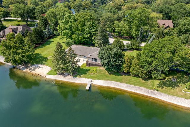 2720 N Bayview Lane, Mchenry, IL 60051