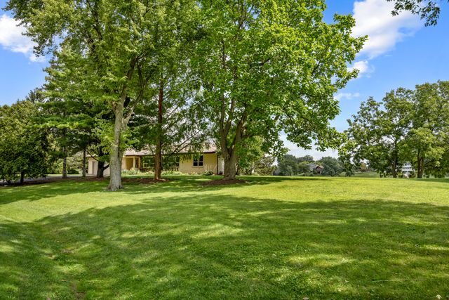 2720 N Bayview Lane, Mchenry, IL 60051