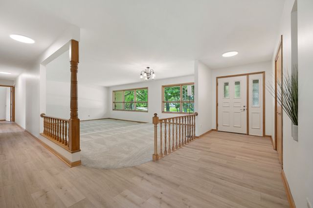 2720 N Bayview Lane, Mchenry, IL 60051