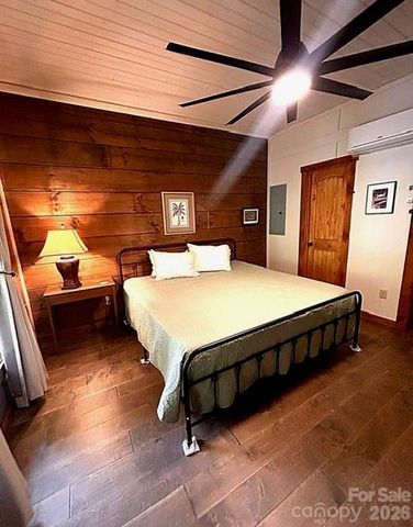 42 Rivercove Lane, Saluda, NC 28773