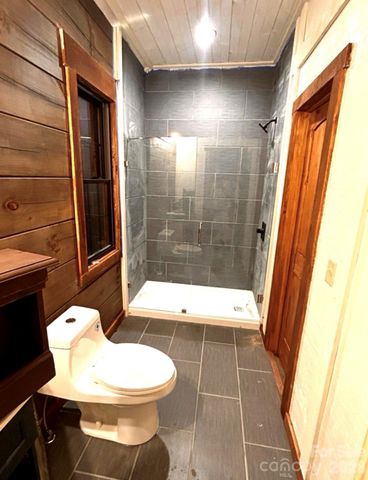 42 Rivercove Lane, Saluda, NC 28773