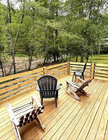 42 Rivercove Lane, Saluda, NC 28773