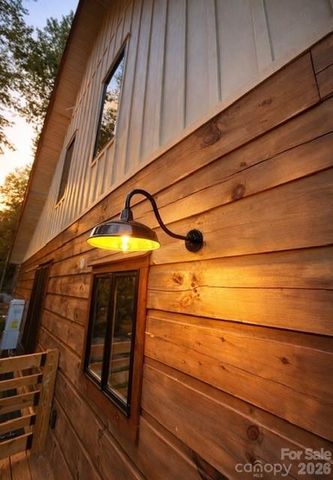 42 Rivercove Lane, Saluda, NC 28773