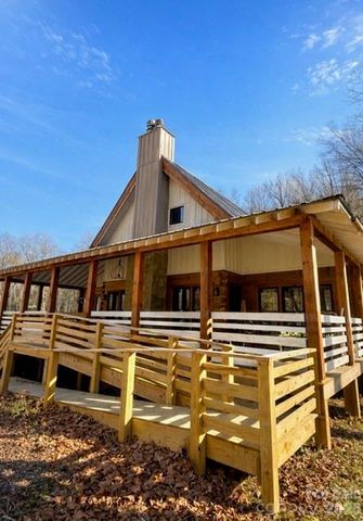 42 Rivercove Lane, Saluda, NC 28773