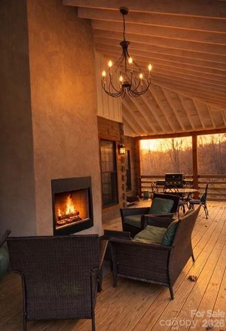 42 Rivercove Lane, Saluda, NC 28773