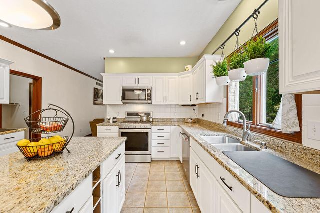 6175 Lara Lane, Stevensville, MI 49127