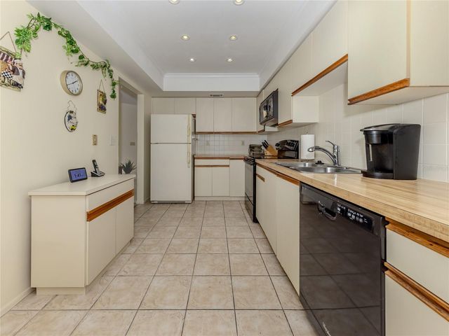 800 CAPRI ISLES BOULEVARD 236, Venice, FL 34292