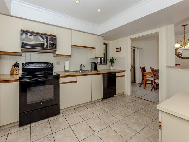 800 CAPRI ISLES BOULEVARD 236, Venice, FL 34292