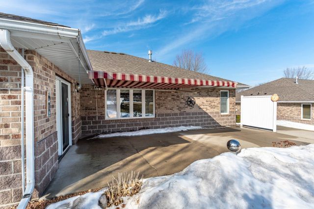 1952 Oakwood View, Fergus Falls, MN 56537