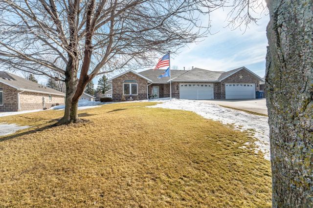 1952 Oakwood View, Fergus Falls, MN 56537