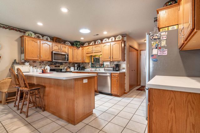 1952 Oakwood View, Fergus Falls, MN 56537