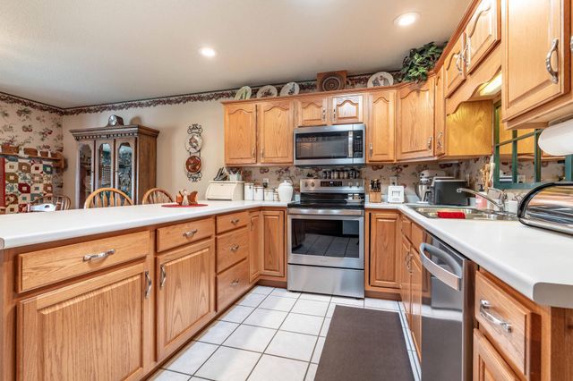 1952 Oakwood View, Fergus Falls, MN 56537