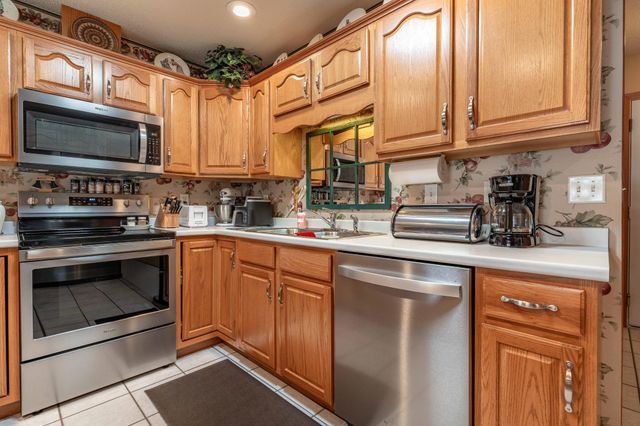 1952 Oakwood View, Fergus Falls, MN 56537