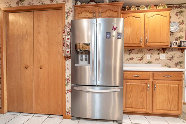 1952 Oakwood View, Fergus Falls, MN 56537