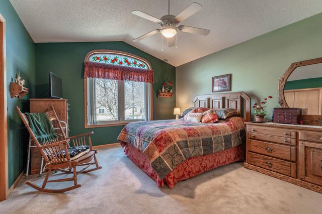 1952 Oakwood View, Fergus Falls, MN 56537