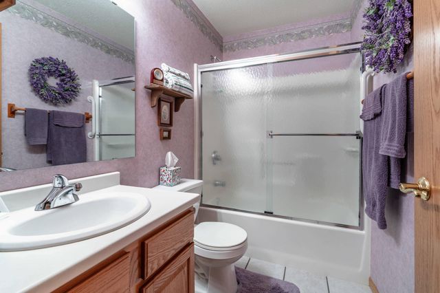 1952 Oakwood View, Fergus Falls, MN 56537