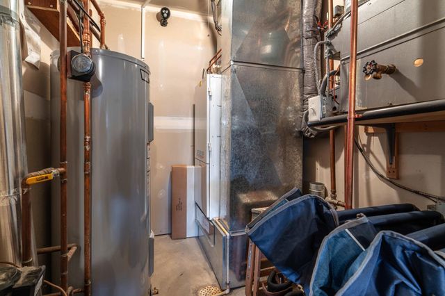 1952 Oakwood View, Fergus Falls, MN 56537