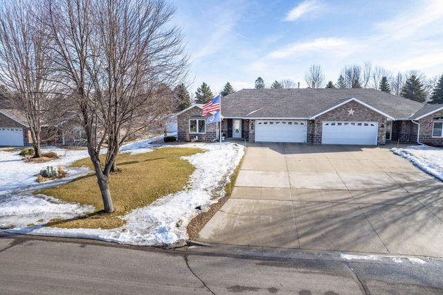 1952 Oakwood View, Fergus Falls, MN 56537