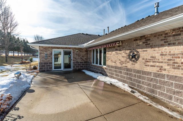 1952 Oakwood View, Fergus Falls, MN 56537