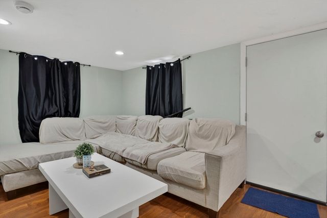 29 Bowman St, Malden, MA 02148