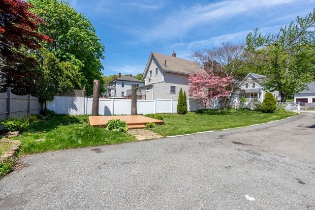 29 Bowman St, Malden, MA 02148