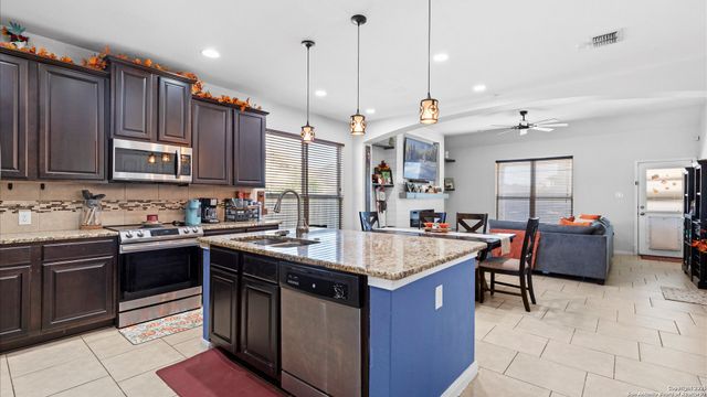 707 Morgans Mill, New Braunfels, TX 78130