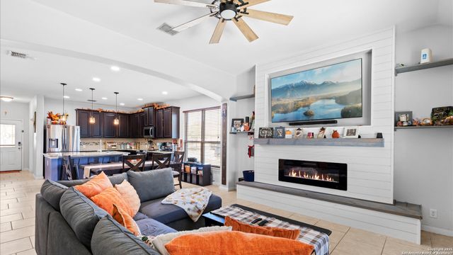 707 Morgans Mill, New Braunfels, TX 78130