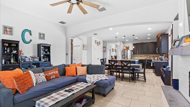 707 Morgans Mill, New Braunfels, TX 78130